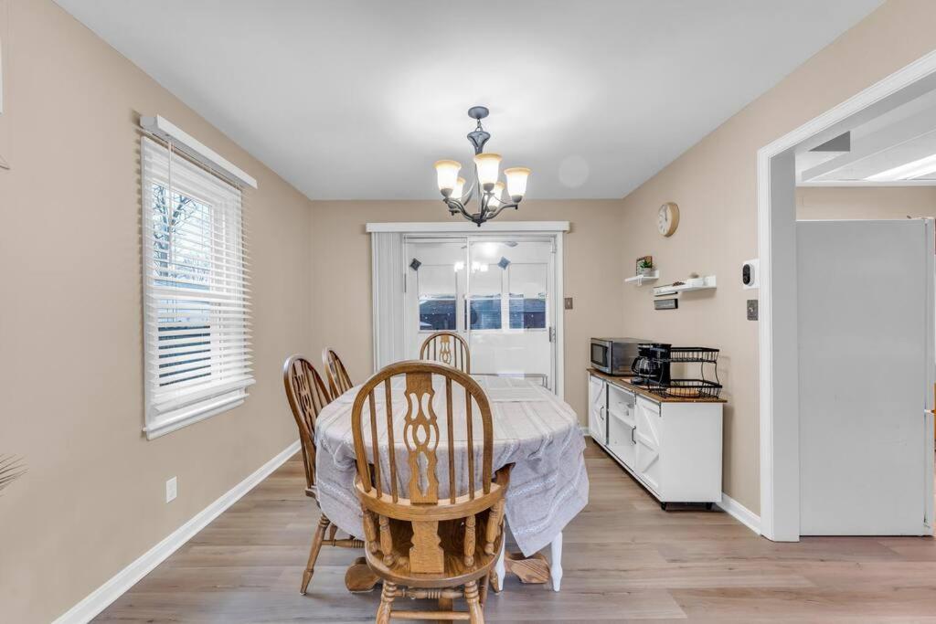 Central Falls Hideaway Куахога Фолс Екстериор снимка