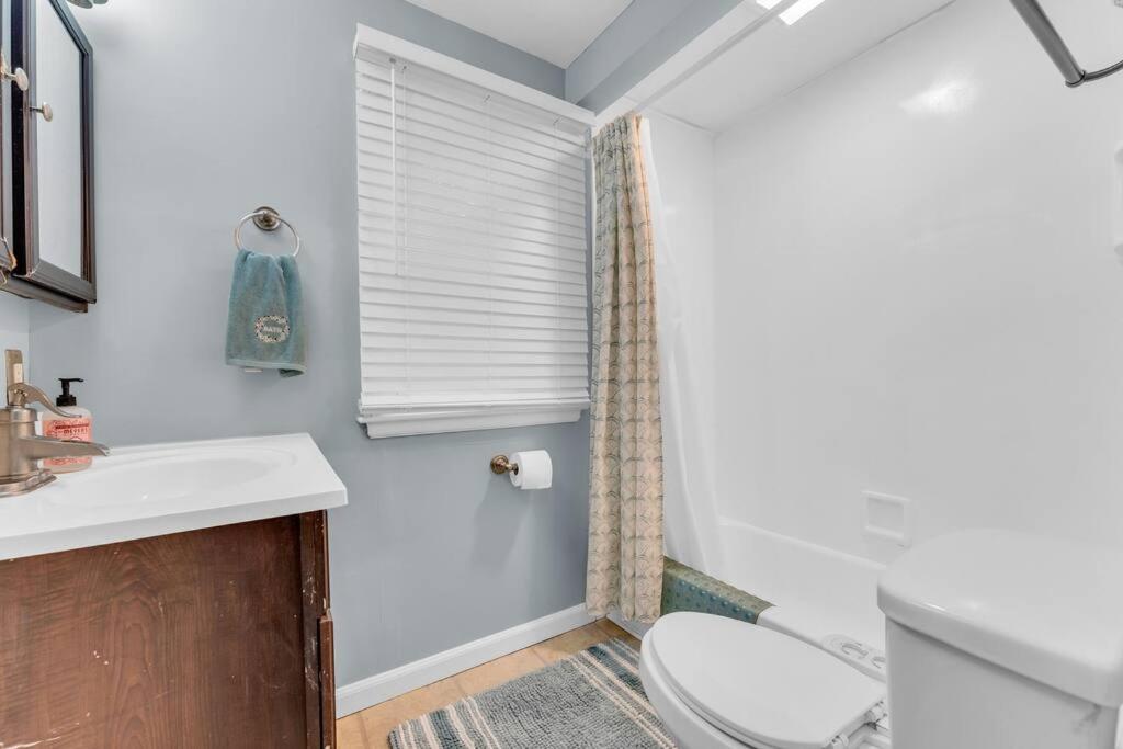 Central Falls Hideaway Куахога Фолс Екстериор снимка