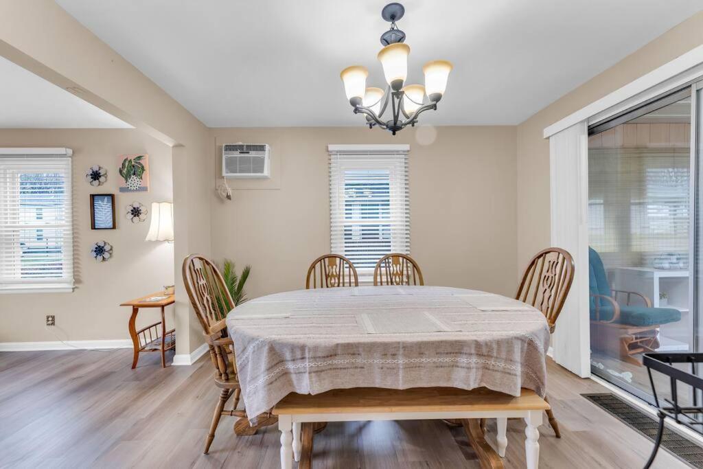 Central Falls Hideaway Куахога Фолс Екстериор снимка