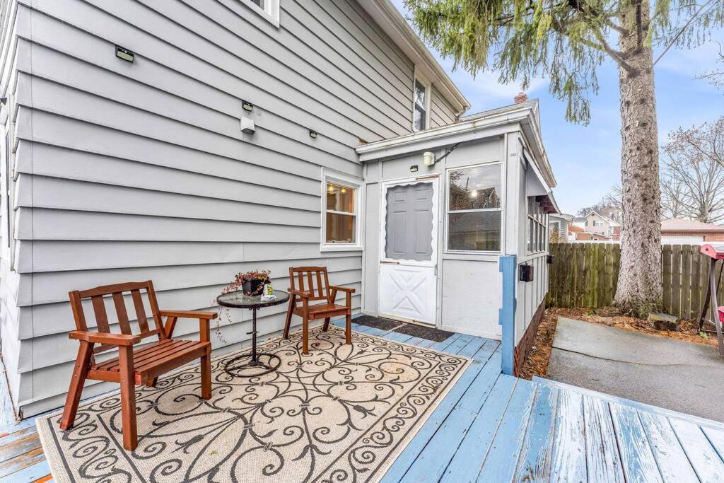 Central Falls Hideaway Куахога Фолс Екстериор снимка